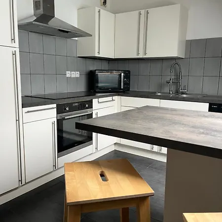 Apartment Alexander Home With Parking