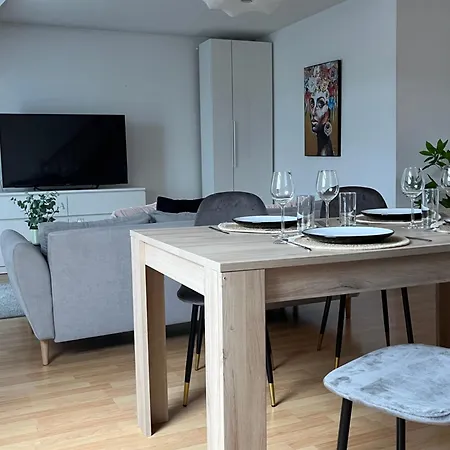 Alexander Home With Parking *